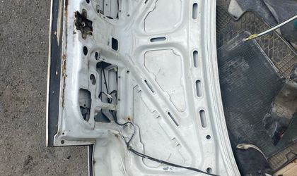 Крышка багажника в сборе Mazda 626 III (GD)