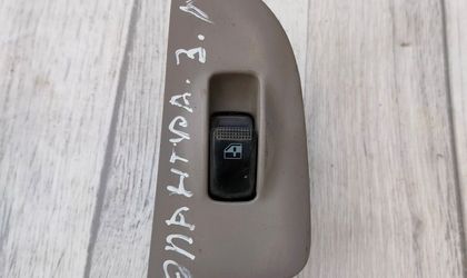 Кнопка стеклоподъемника Hyundai Elantra III 