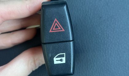 Кнопка аварийной остановки BMW X5 E70 