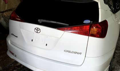 Задняя дверь Toyota Caldina III