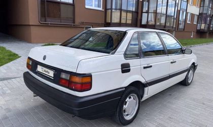 Volkswagen Passat B3 (1988—1997) 1989