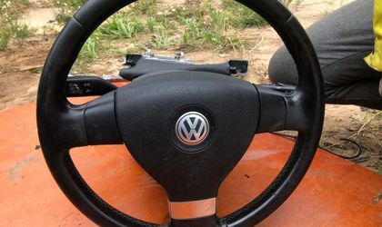 Подушка безопасности водителя Volkswagen Tiguan