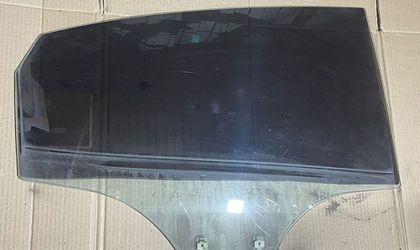 Стекло двери задней правой Kia Rio III 2012