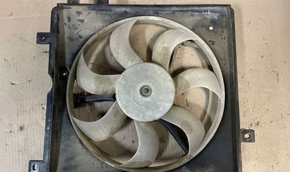 Вентилятор радиатора ДВС Geely MK I 2013 ( Левый 