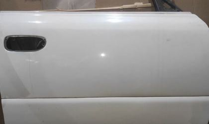 Дверь правая передняя в сборе Toyota Crown Majesta I (S140)