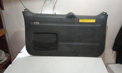 Обшивка крышки багажника Toyota RAV4 30