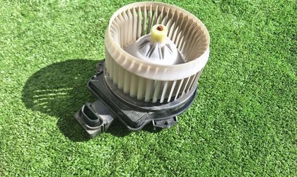Мотор отопителя Toyota fielder вентилятор печки