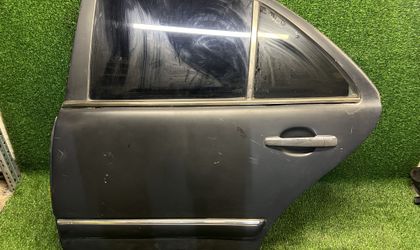 Дверь задняя левая Mercedes-Benz E-Класс W210