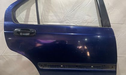 Дверь правая задняя в  Rover 400 II (HH-R) 1998