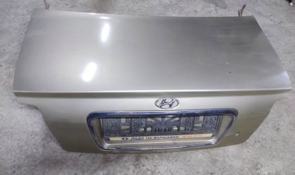 Крышка багажника Hyundai Sonata V 2008