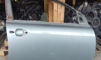 Дверь передняя правая Toyota Avensis T250