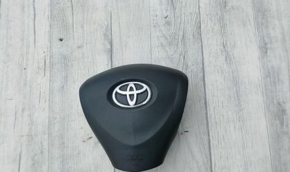 Подушка безопасности в руле Toyota Auris I 2007