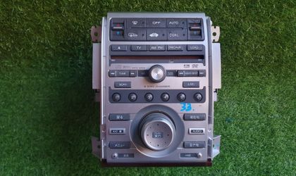 33Центральная консоль (магнитофон)Honda Legend KB1