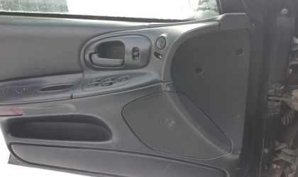 Обшивка двери пер левой Dodge Intrepid II 2002