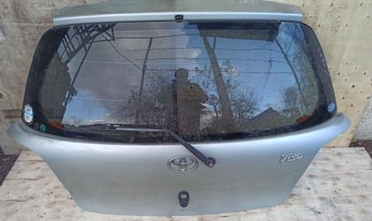 дверь крышка багажника Toyota Vitz scp10 