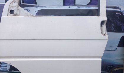 Дверь передняя левая Volkswagen Transporter T4 